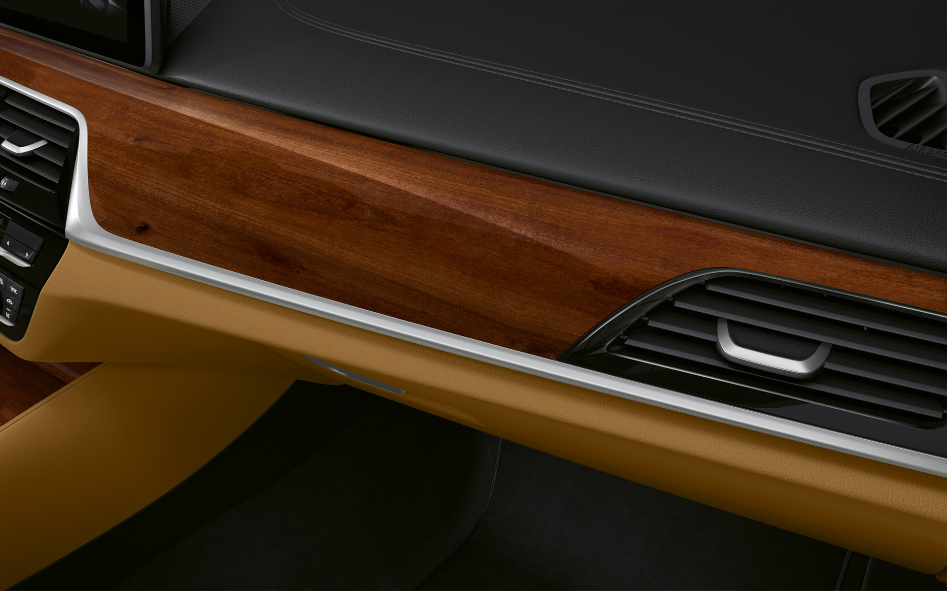 BMW 5 Series Sedan G30 LCI Facelift 2020 cockpit in detail trim finishers BMW Individual fine-wood trim plum brown high-gloss with highlight trim finisher Pearl Chrome